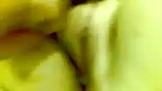 أم منحنية تتوسل للقذف يقطر من كسها المستخدم