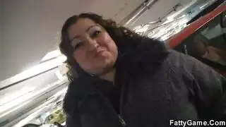 الممثلة منال عوض في حركة بورن صعبة وحميمة