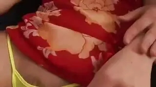 جماع جماعي في المخيم: عاهرات صغيرات في اليونان