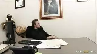 جنس جماعي: فارس يخدم مجموعة من الفتيات المثيرة