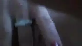 بنات تدخل كل شي في الكس