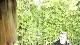 سكس ثلاثي صريح: هزات متعددة لعاهرة مثارة