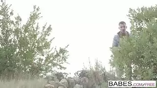 لم يلمس أثداء ضخمة كهذه من قبل