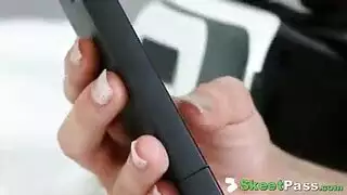 يكتشف سرها: أنها تحب ارتداء سدادة شرجية
