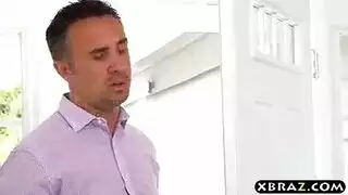 رجل ناضج يعلم فتى الجنس الشرجي في لقاء خاص