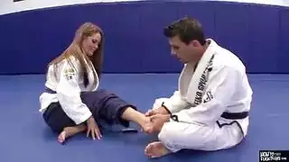 المعلم الشغوف يمارس الجنس مع تلميذه المتلهف بعد التمرين