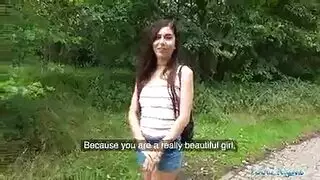 إباحية مؤخرة كبيرة: ركوب تلك المؤخرة المستديرة حتى النشوة