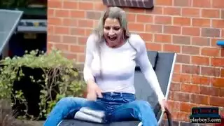 كس العاهرة الشقراء يستوعب كل أحجام القضبان