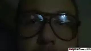 الشهوة الجنسية المجنونة للفتاة الصغيرة تنطلق