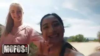 أكل مهبل محترف يجعل هذه الفتيات مدمنات