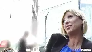 الشقراء تتعرض لعملية ثنائية في غرفة الفندق إكس إكس إكس