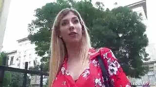 مؤخرة شقراء مثالية وفرج ضيق كأنه لمراهقة