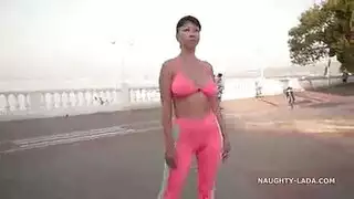 هذه الأم الجائعة تكشف ما ينقص هاتفك