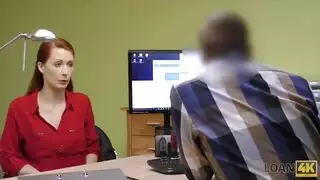 فتاة ضخمة الثديين تطالب بهزات عنيفة وحضن محب
