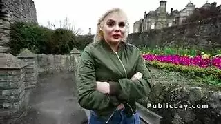 جنس قاسي: شقراء تحصل على فرجها محشوًا