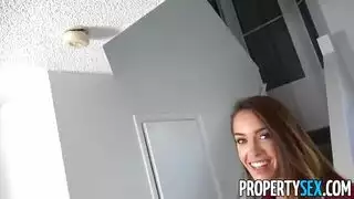 رجل العقارات المثار يمارس الجنس معها بشراسة