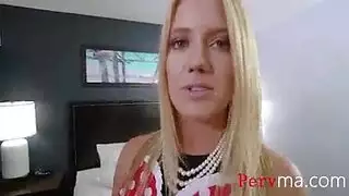 كس ضيق رطب يتوق للشرج الخشن والقذف الداخلي