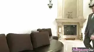 هذا القضيب الكبير والسميك يريحه كثيرًا