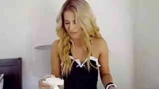 النوم عند الاخت كبيرة
