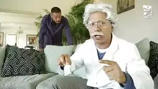 إقناع الشقراء المثيرة بالشرج الخشن