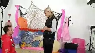 نيك واغتصاب في الغابه بين الاشجار