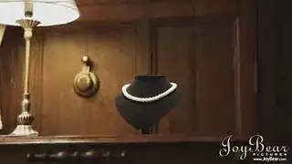 سمراء مثيرة تتوق لقضيب صلب