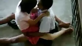 شيميل إبوني يمارس الجنس بقوة في مشهد إباحي
