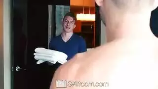 مشهد إباحي مع نساء إيرانيات ذات أثداء كبيرة