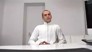 أظافر طويلة بلا مأوى الهاوي