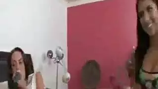 سكس حيوانات متطرف مع مشهد تعليق خشن