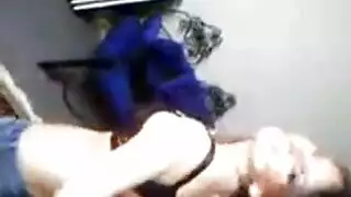 مقطع سكس عربي مسرب: فحل مصري ينيك كس لبنانية ضيق