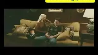 الثدي ضخمة غريب الحلق مارس الجنس