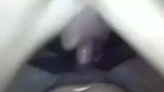 الفرخ الفرنسي يركب دسار مدهشًا ، في حين أن صديقتها المفضلة تقوم بعمل فيديو لها