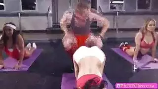 شقراء مثير ، صوفيا جين تحب أن تشعر ديك عشيقها بعمق داخل مؤخرتها حتى يتجول