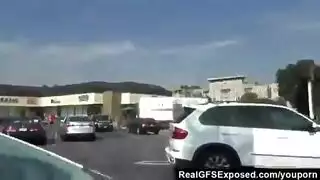 صديقة في سن المراهقة ركوب ديك بلدي جيد جدا في السيارة