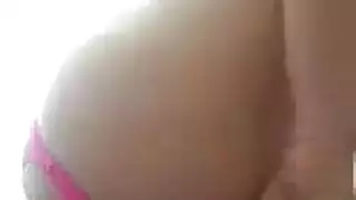 جبهة مورو الحمار الكبيرة ، جيسي هي سخيف صديقتها بلطف ، بينما زوجته في العمل