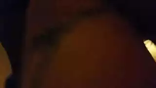 صديقة الأبنوس رشيقة مارس الجنس من الخلف أثناء وجودها على كاميرا ويب