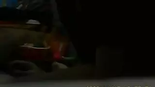 ابنة اللحظة الأخيرة تتعمق في فمها على الثدي وتنضج كس على شيء آخر