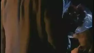 فاتنة شقراء ، مارست آفا مينديز الجنس مع صديق جيد ، بينما كان كلاهما في العمل