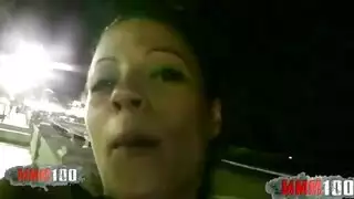 شاب فرنسي يصطاد فتاة عربية فرنسية من الشارع و يغريها بالمال تمص زبه و ينيك كسها