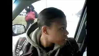 مثير فاتنة الأزرق العينين مدلكة العسل ضربات موكلها