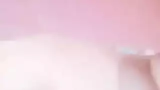 عسوله اوى وجسمها مرمر تلعب فى كسها تنيكه لحد ما تنزل السبعه ونص