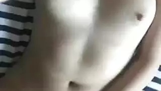 فاتنة الكلية قرنية تعمل ممرضة ، لكنها في الغالب تحب ممارسة العادة السرية كالمجانين