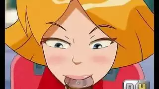 إنها عاهرة مهووسة بالجنس وتحب أن يمارس الجنس معها بقوة من قبل أي رجل تقابله