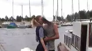 يوم جديد في أمستردام في هذا الرجل قرنية مع بعض منزل حزب مجنون