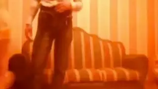 الواد سعود سواق ميكروباص صايد حته بنت حرام ناكها وصورها وفضحها ع النت