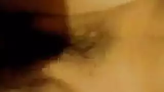 ذهبت صديقتها الساخنة ، بري ورجلها إلى غرفة النوم ، لأن لديهم بعض الأخبار المثيرة