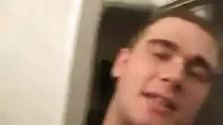 الرجال الحلو الذين يمارسون الجنس في حانة