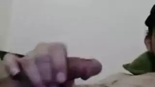 رجل قرن جدا هو دفع دسار ضخمة إلى كس الحب العالي، مثل مجنون فوقها