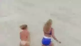 جبهة مورو مفلس ، نيكول يركب عصا اللحم الضخمة لرجلها ، بينما على الأرض.